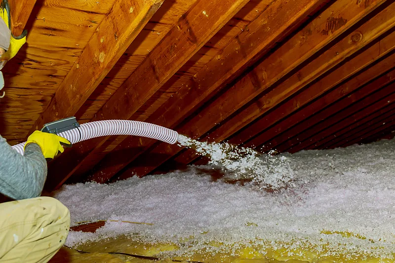 Blown-in fiberglass insulation